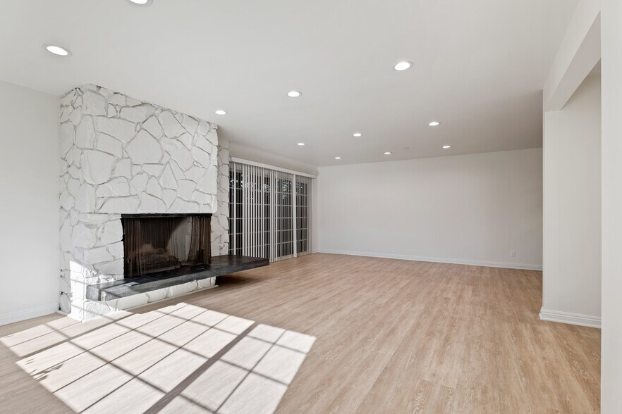 More Photos Of 4427 Camero Ave, Los Angeles Apartments For Sale