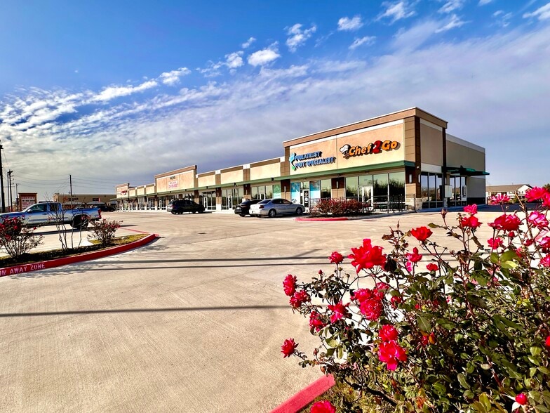 More Photos Of 14248 Bellaire Blvd, Houston General Retail For Lease