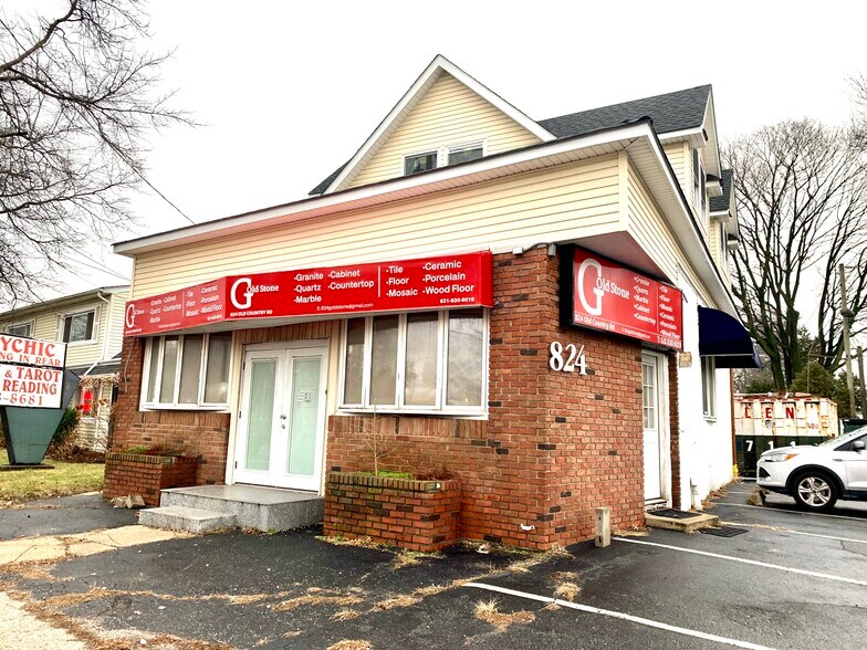 More Photos Of 824 Old Country Rd, Westbury Office For Lease