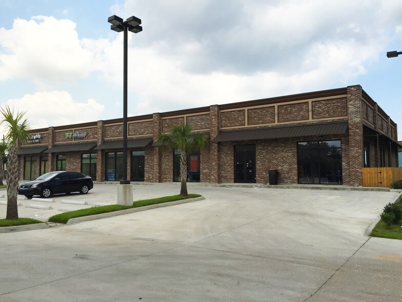 More Photos Of 2101 S Claiborne Ave, New Orleans Storefront For Lease