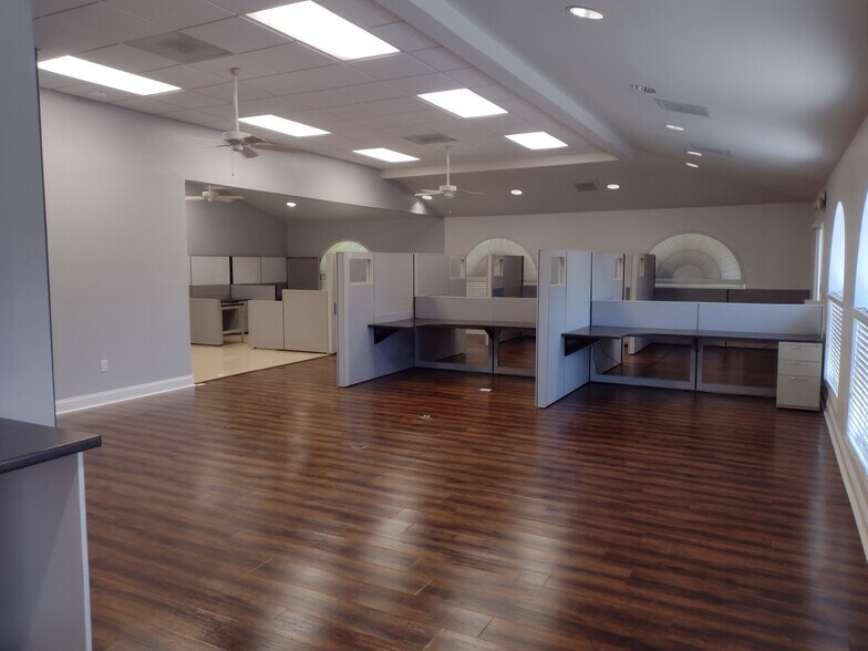 More Photos Of 506 SW 47th Ter, Cape Coral Medical For Sale