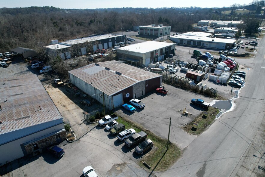 More Photos Of 336 Wilhagan Rd, Nashville Service For Lease