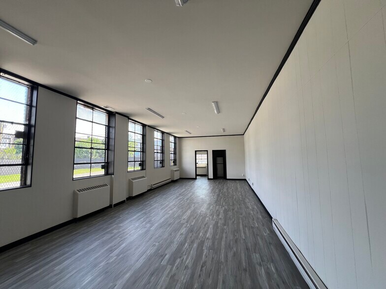 More Photos Of 2810 W Saratoga St, Baltimore Warehouse For Sale