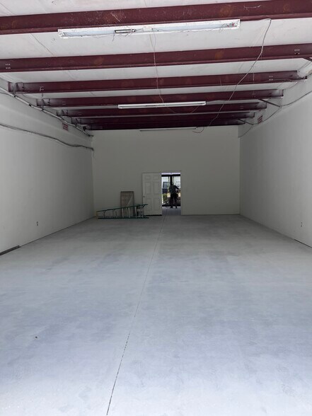 More Photos Of 28360 Old 41 Rd, Bonita Springs Showroom For Sale