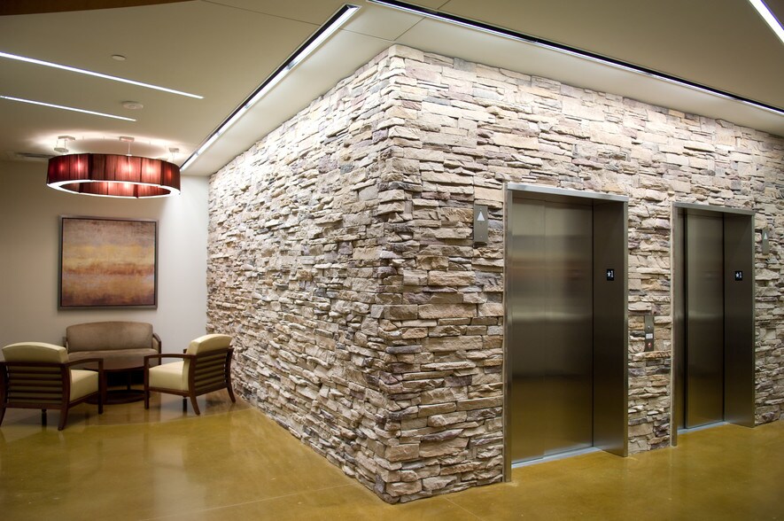 More Photos Of 400 W Arbrook Blvd, Arlington Medical For Lease