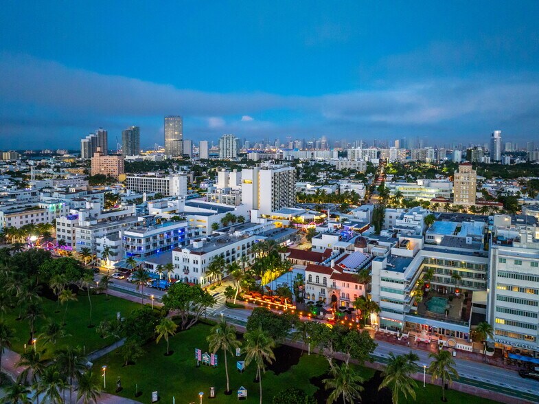 More Photos Of 124 11th St, Miami Beach Hotel For Sale