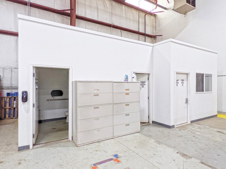 More Photos Of 540-580 Joyce Rd, Joliet Warehouse For Lease