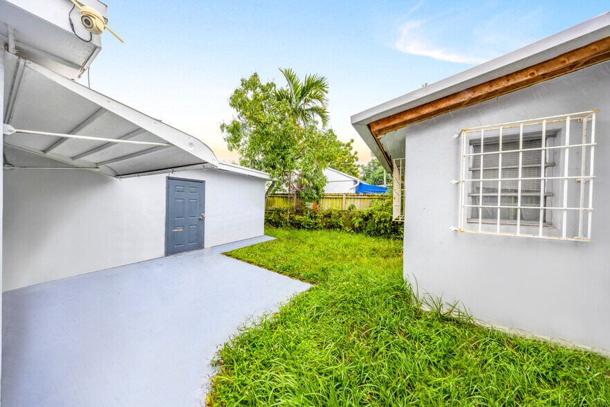 More Photos Of 943 SW 9th Ave, Miami Apartments For Sale