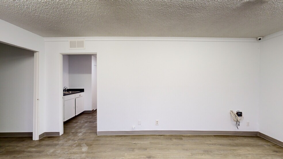More Photos Of 2630 Northaven Rd, Dallas Unknown For Lease