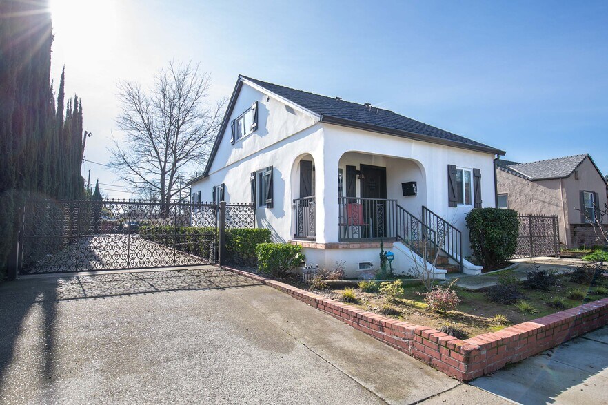 More Photos Of 5650 Broadway, Sacramento Apartments For Sale