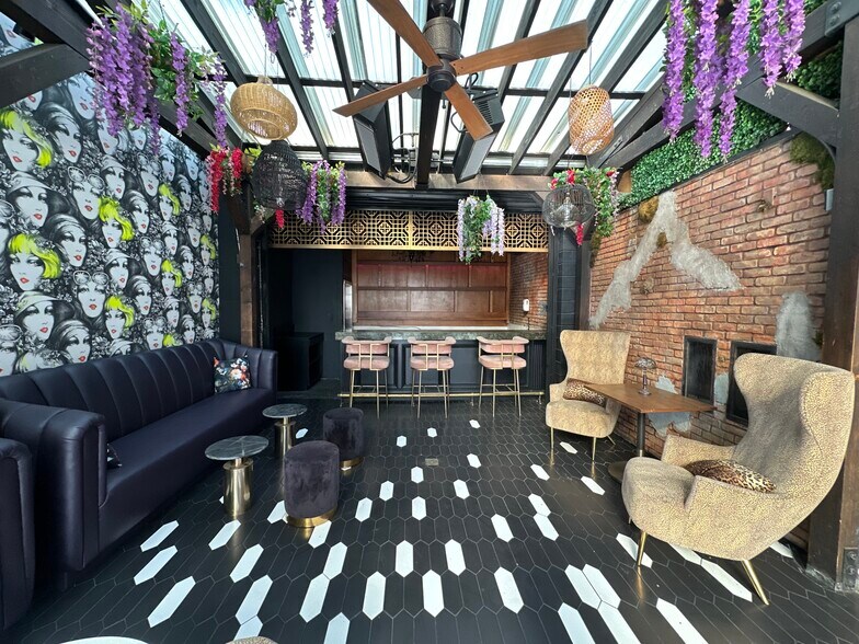More Photos Of 8907-8917 W Sunset Blvd, West Hollywood Storefront For Lease