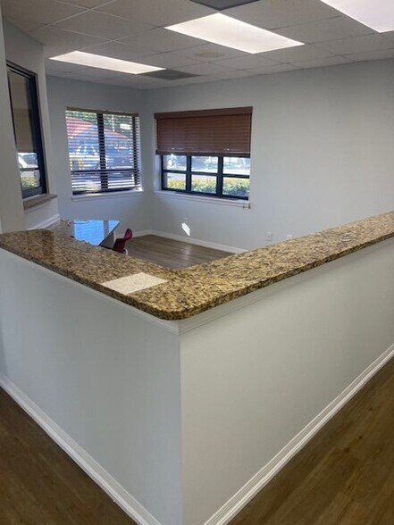 More Photos Of 12640 World Plaza Ln, Fort Myers Medical For Sale