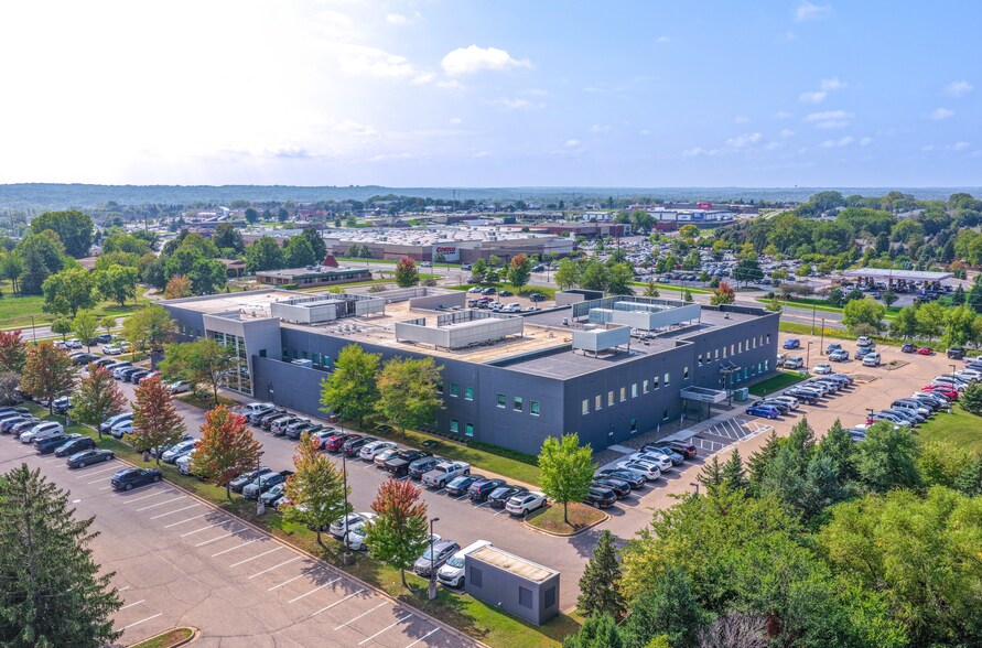 More Photos Of 1000 140th St W, Burnsville Medical For Lease