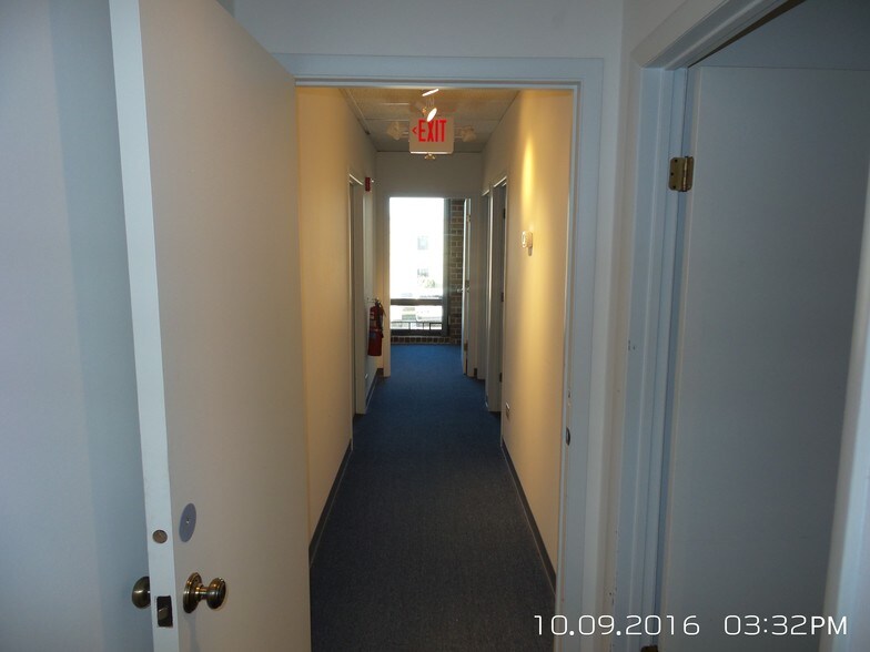 More Photos Of 6825 Hobson Valley Dr, Woodridge Medical For Sale