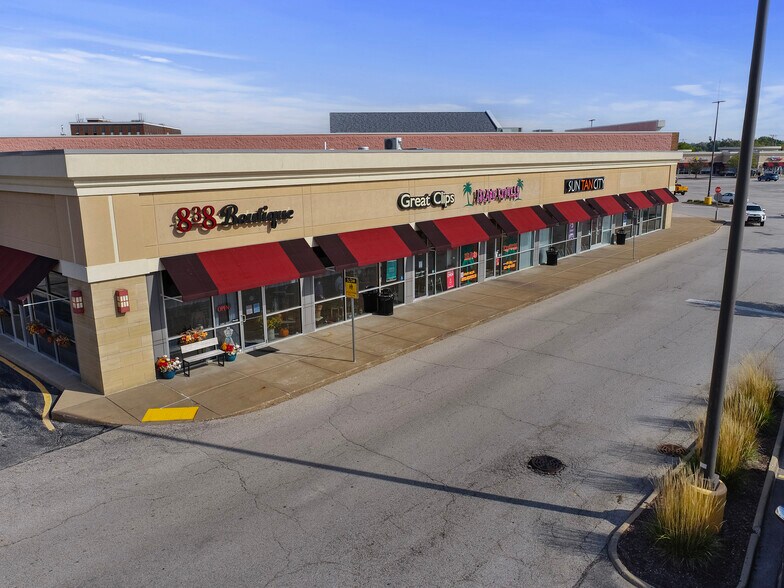 More Photos Of 858 Middle Rd, Bettendorf Unknown For Lease