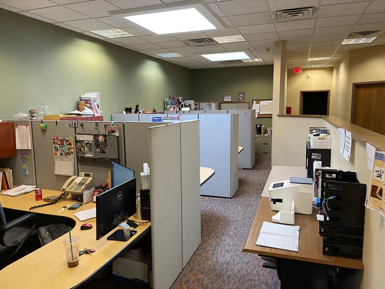 More Photos Of 2400 Big Timber Rd, Elgin Office For Sale
