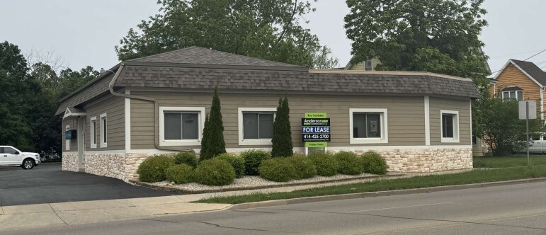 More Photos Of 312 S 7th St, Delavan Medical For Lease