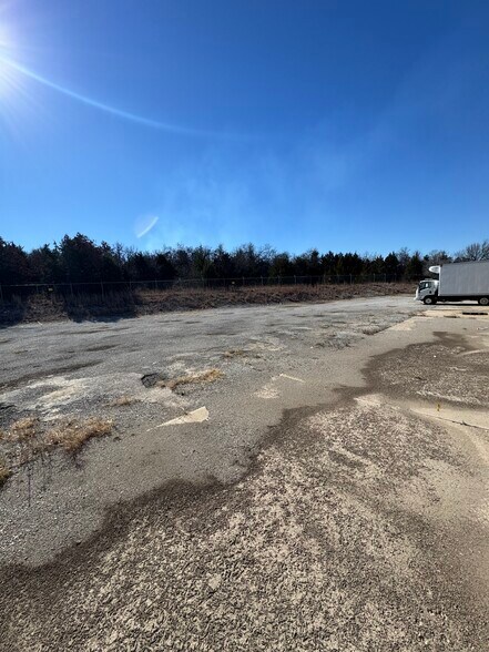 More Photos Of 8716 SE 15th St, Oklahoma City Distribution For Sale