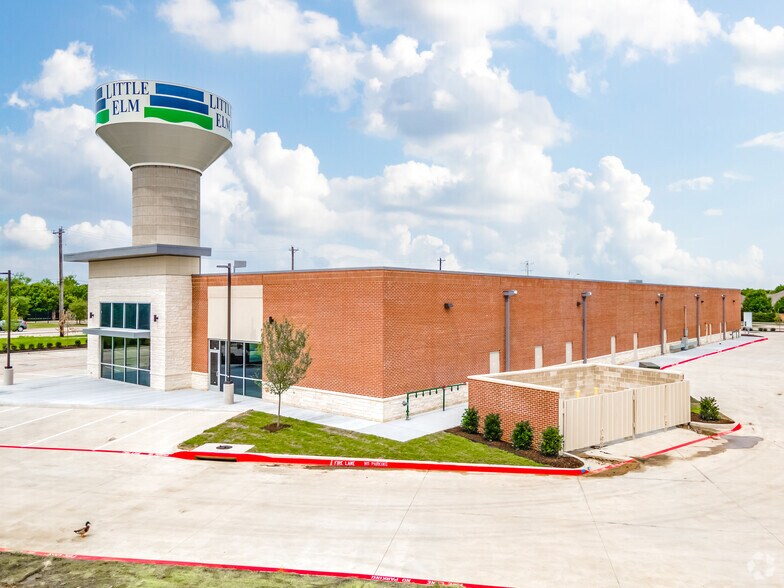 More Photos Of 2401 Little Elm Pkwy, Little Elm General Retail For Lease