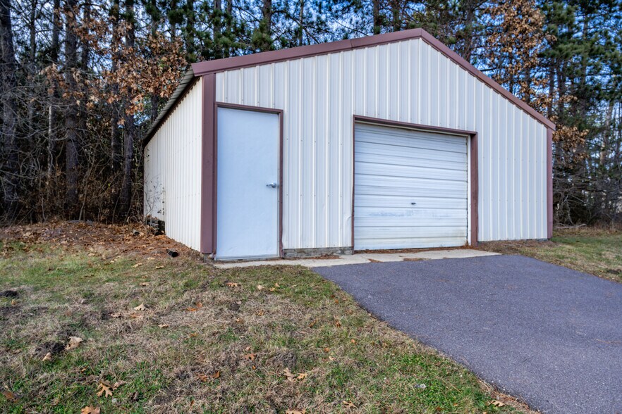 More Photos Of 201 Hoehn dr, Lyndon Station Specialty For Sale