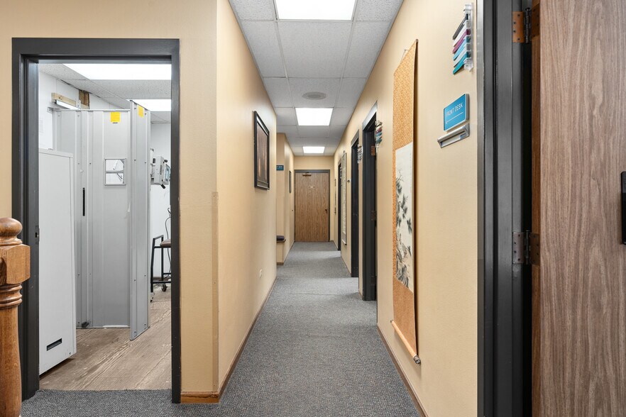 More Photos Of 822-826 S Hastings Way, Eau Claire Medical For Sale