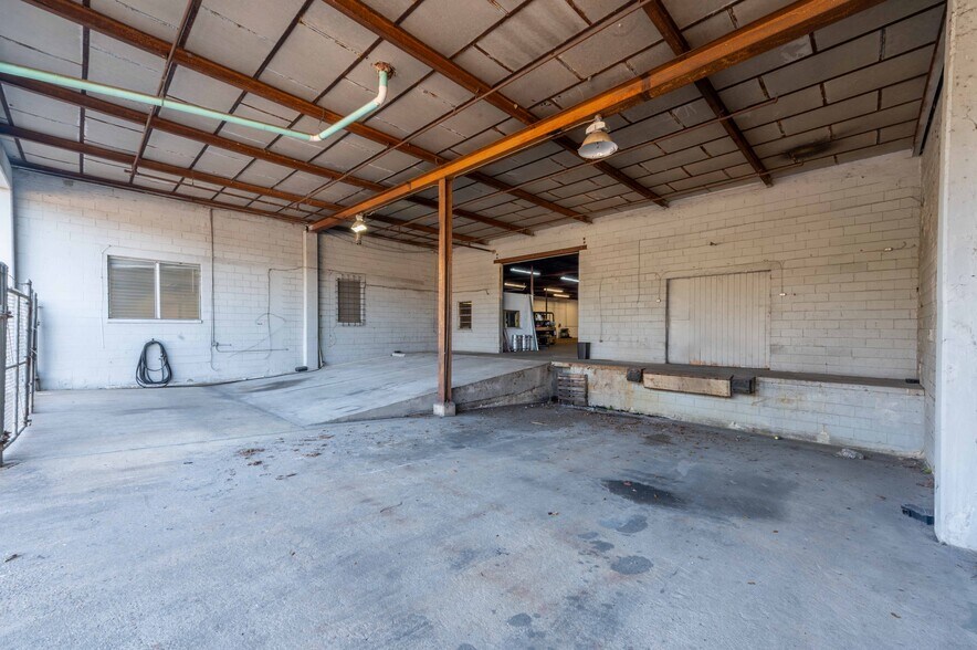 More Photos Of 1839 Ionia St, Jacksonville Warehouse For Lease