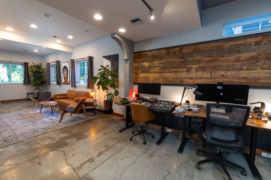 More Photos Of 626 NW Arizona Ave, Bend Office For Sale