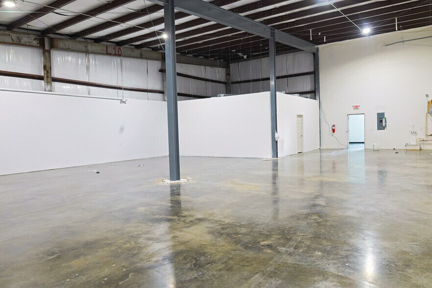 More Photos Of 100 Lacefield, Midway Unknown For Lease