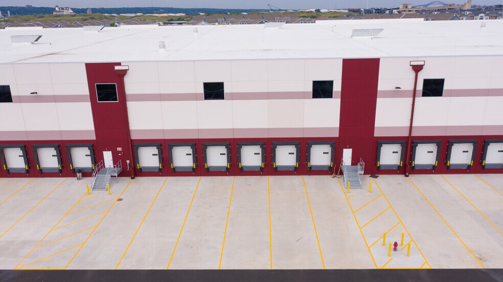 More Photos Of 101 Port Lincoln Rd, Bayonne Distribution For Lease