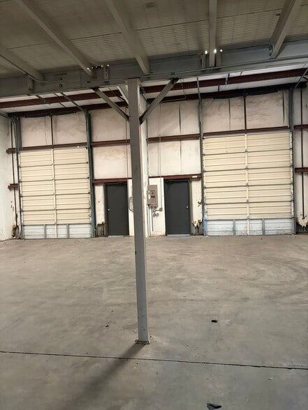 More Photos Of 4104 Holland Blvd, Chesapeake Light Distribution For Sale