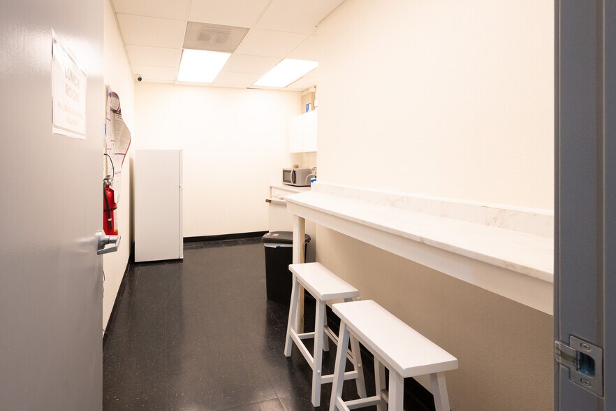 More Photos Of 601 S Rancho Dr, Las Vegas Medical For Sale