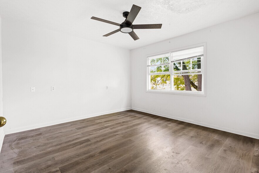 More Photos Of 210 Matthews Ave, Carrollton Apartments For Sale