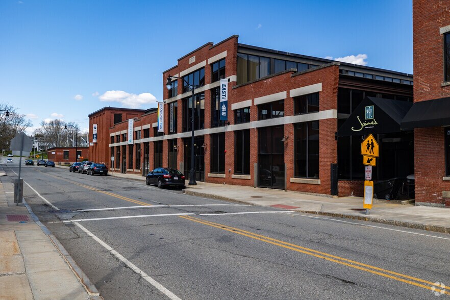 More Photos Of 4 High St, North Andover Office For Lease