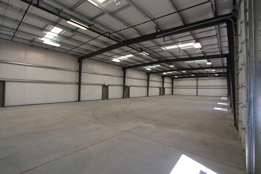 More Photos Of 3048 N Cessna Ave, Casa Grande Warehouse For Lease