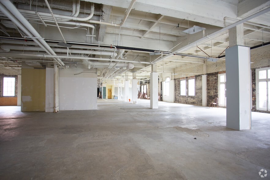More Photos Of 520 S Grand Ave, Los Angeles Office For Lease