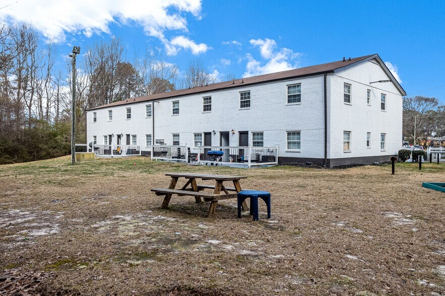 More Photos Of 1204-1216 Lakeview Dr NW, Conyers Multifamily For Sale