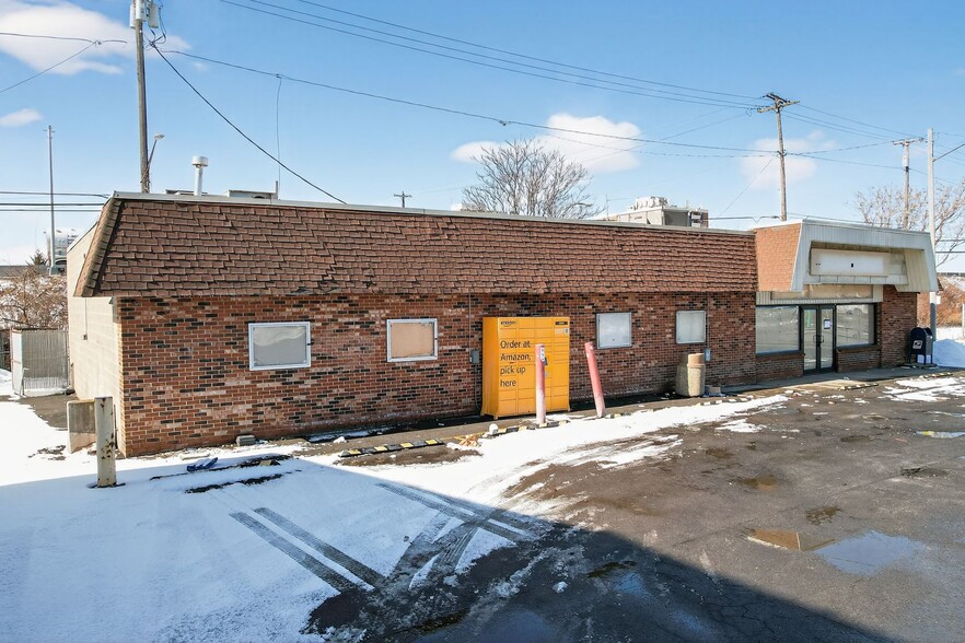 More Photos Of 2078 Niagara St, Buffalo Convenience Store For Sale