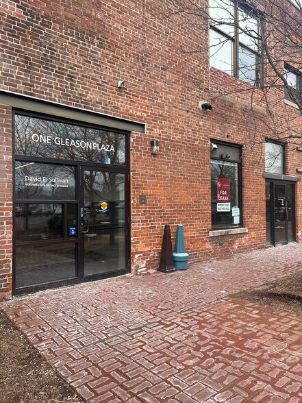 More Photos Of 2 Gleason Plz, Northampton General Retail For Lease