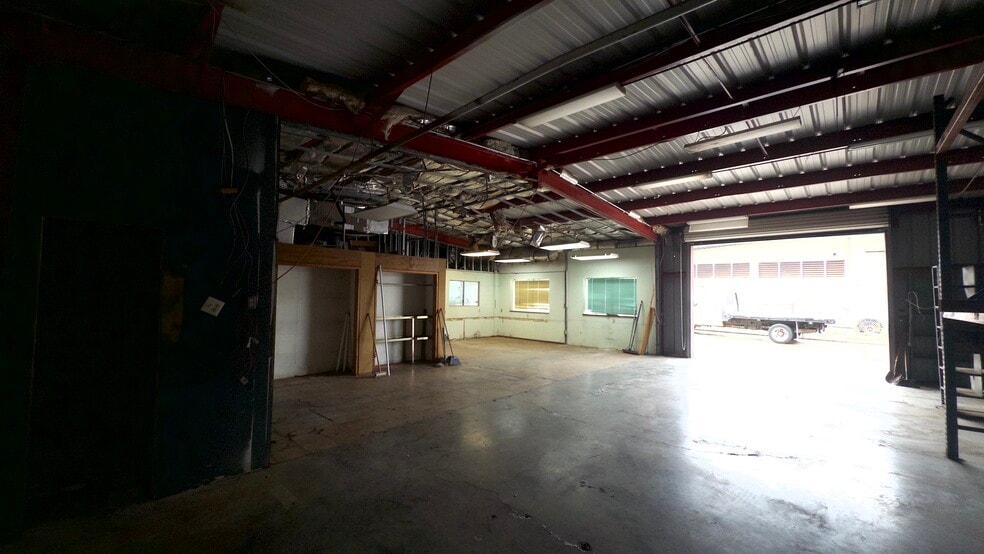 More Photos Of 500 Alakawa St, Honolulu Warehouse For Lease
