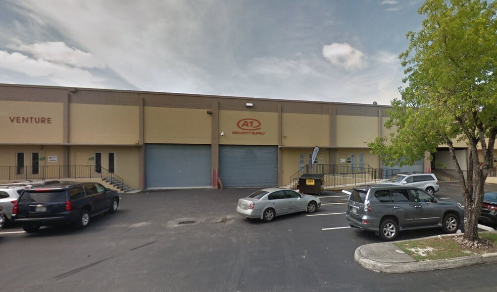 More Photos Of 1700-1744 NW 82nd Ave, Doral Warehouse For Lease