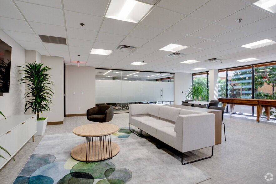 More Photos Of 1811 S Alma School Rd, Mesa Office For Lease