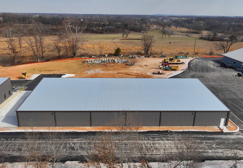 More Photos Of 1894 E 1st Ave, Bentonville Industrial For Lease