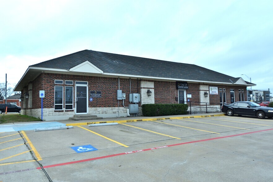 More Photos Of 820 N Zang Blvd, Dallas Medical For Lease