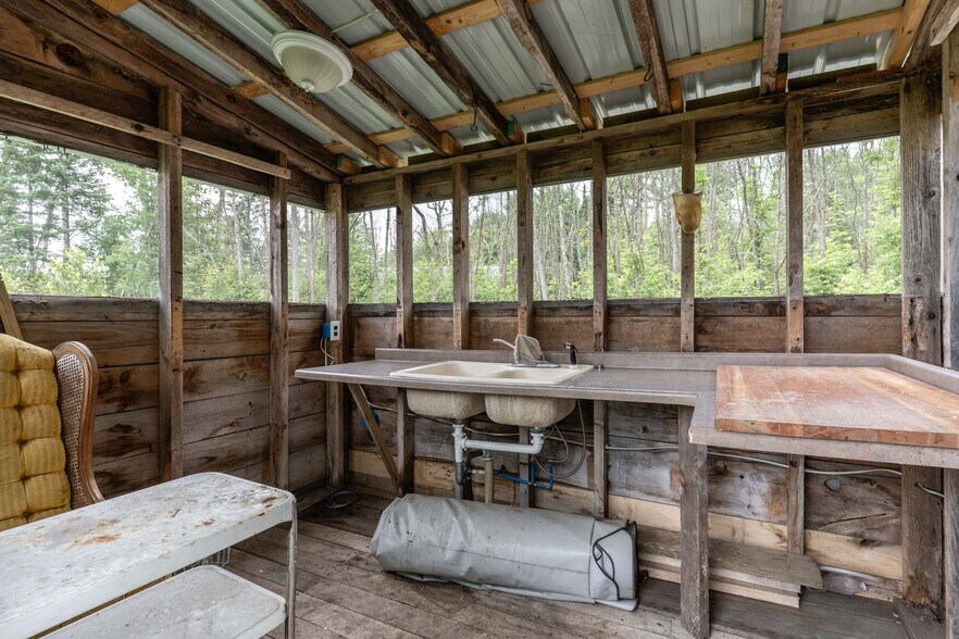 More Photos Of 229 E Lake Emily Rd, Crystal Falls Trailer Camper Park For Sale