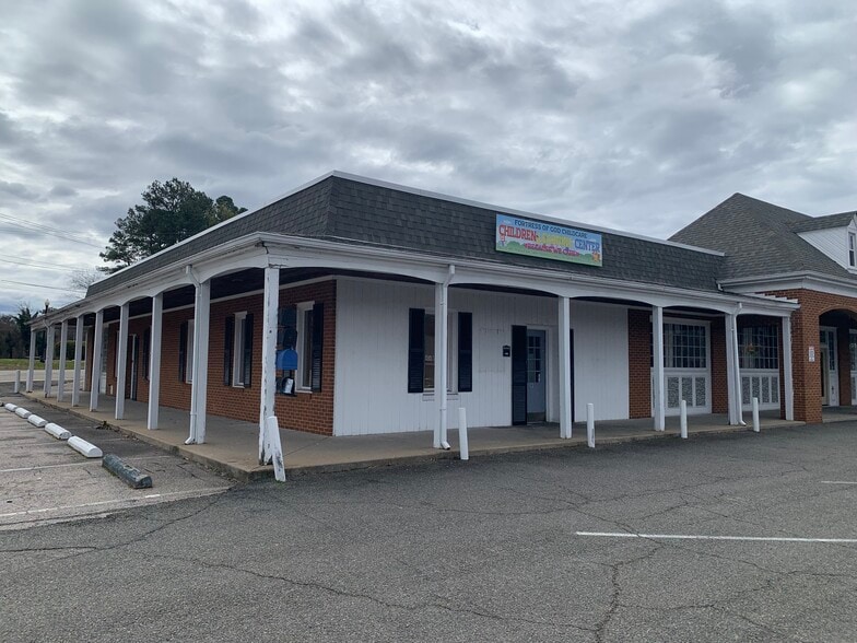 More Photos Of 4301 W Hundred Rd, Chester Unknown For Lease