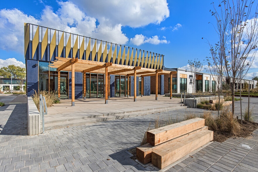 More Photos Of 600 N Shepherd Dr, Houston Unknown For Lease