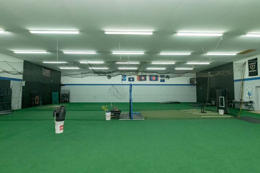 More Photos Of 1266 E Stuart Dr, Hillsville Industrial For Sale