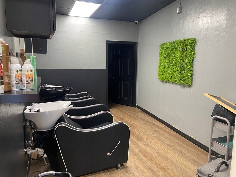 More Photos Of 1103-1127 E Villa Maria Rd, Bryan Unknown For Lease