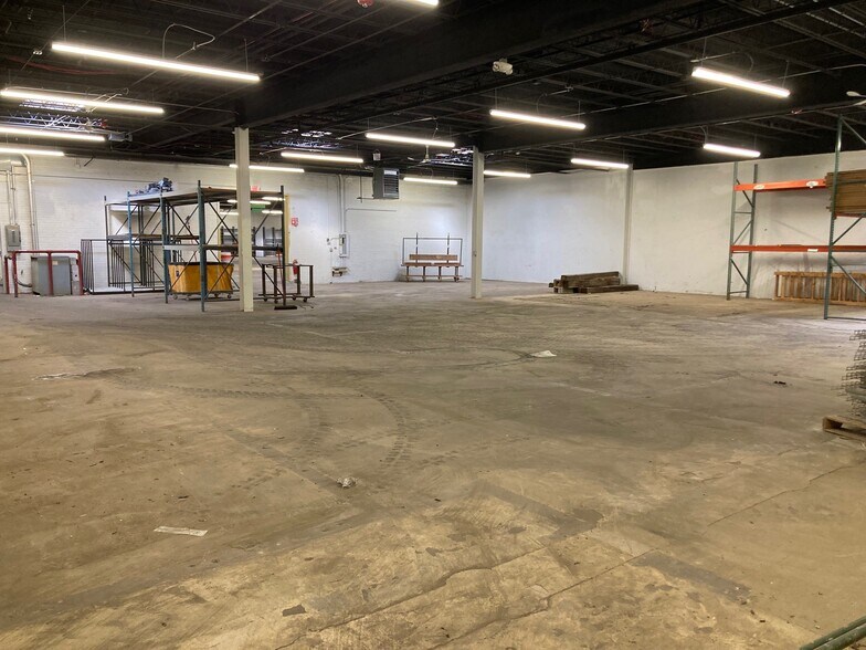 More Photos Of 1245 Hartrey Ave, Evanston Flex For Lease