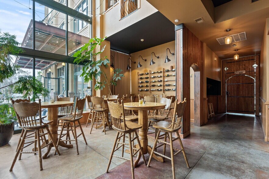 More Photos Of 102 S 1st Ave, Sandpoint Storefront Retail Office For Sale